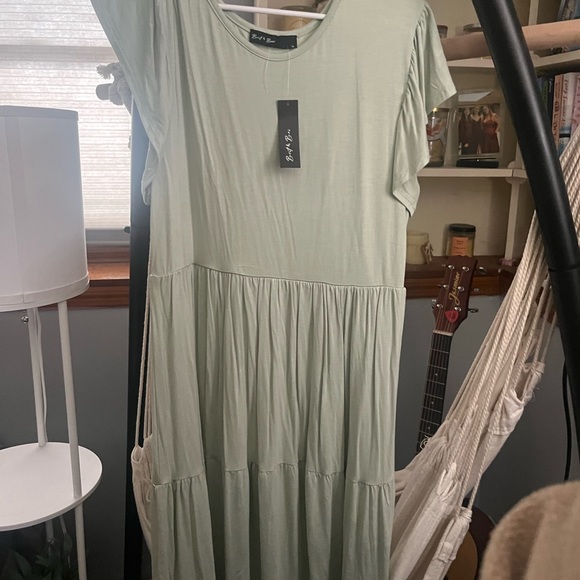 Dress - Picture 2 of 2